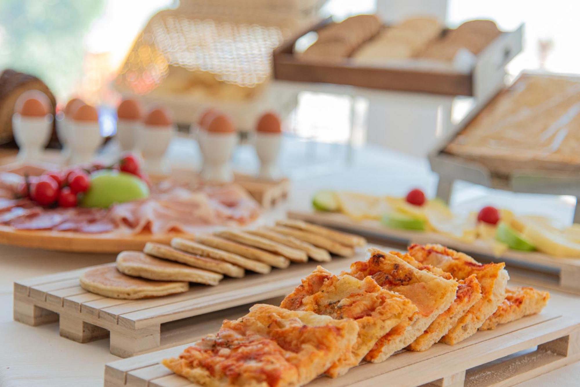 Ambasciatori Hotel - Beach Front -Breakfast Xxl & Brunch Until 12 30Pm Misano Adriatico Exterior foto