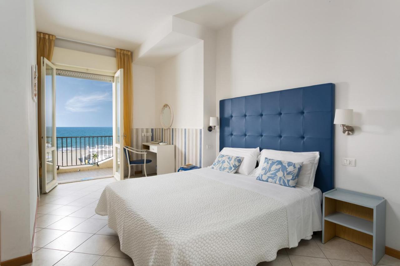 Ambasciatori Hotel - Beach Front -Breakfast Xxl & Brunch Until 12 30Pm Misano Adriatico Exterior foto